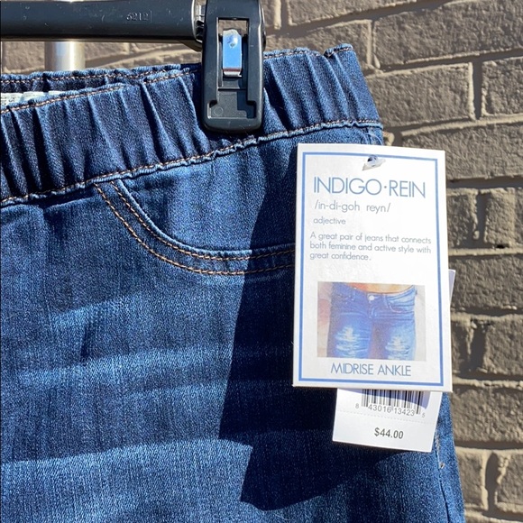 NWT Juniors’ Indigo Rein Mid-Rise Pull-On Jeggings - Picture 4 of 14